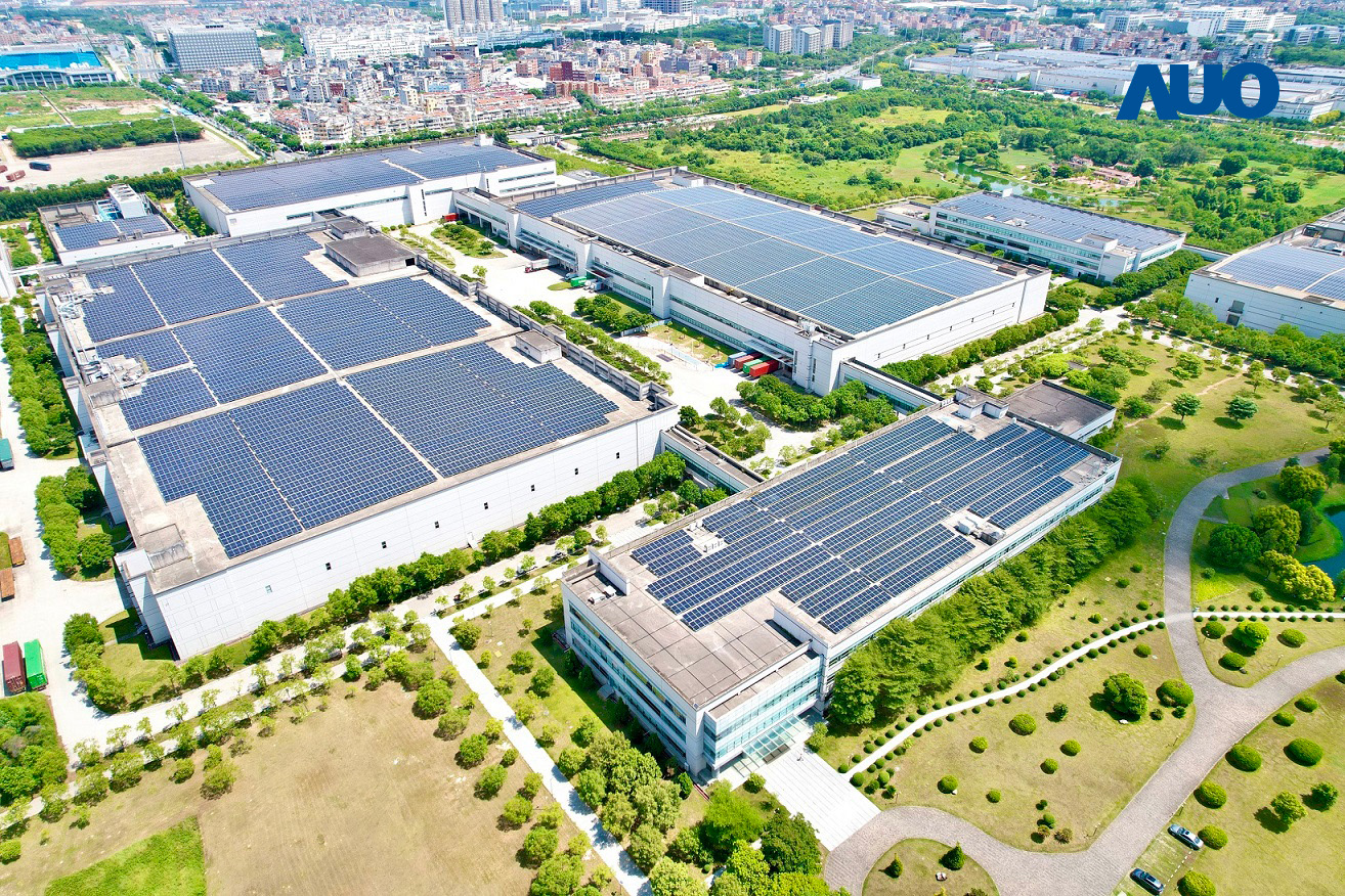 友達廈門推動智慧製造同時，透過綠電創能縱深推進綠色轉型，廠區全屋頂鋪設太陽能板，每年太陽能發電 2,600多萬度